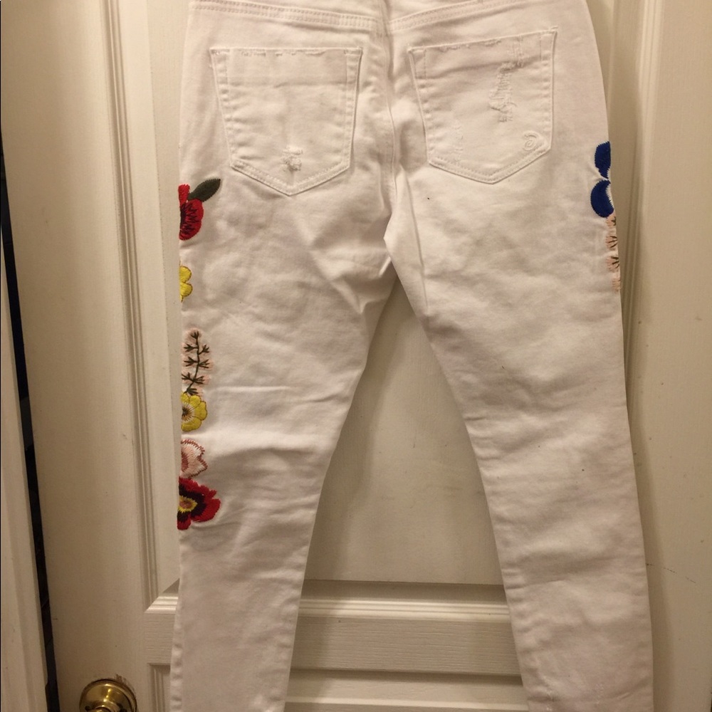 EMBROIDERED JEANS - Picture 2 of 6